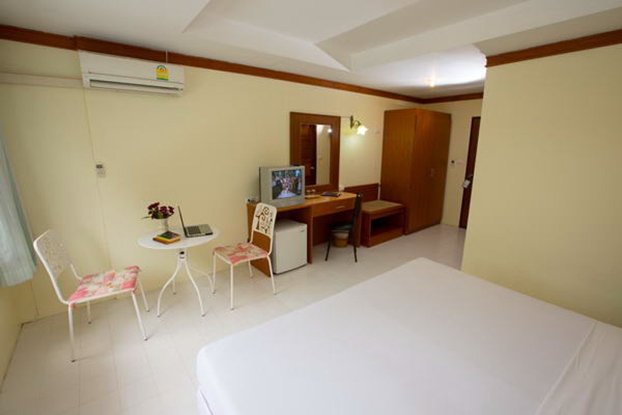 Oyo 320 Regent 2002 Guest House Phuket Exterior photo