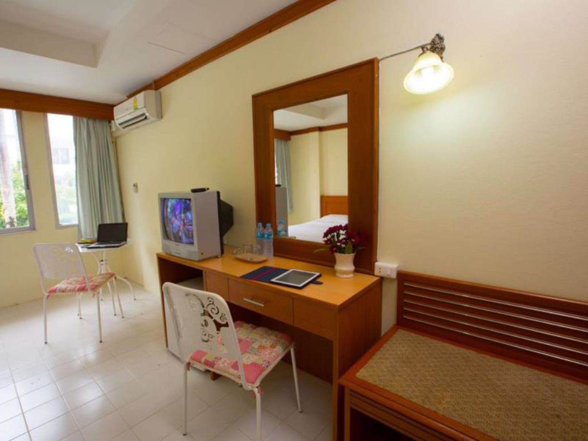 Oyo 320 Regent 2002 Guest House Phuket Exterior photo