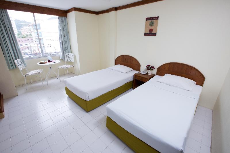Oyo 320 Regent 2002 Guest House Phuket Exterior photo